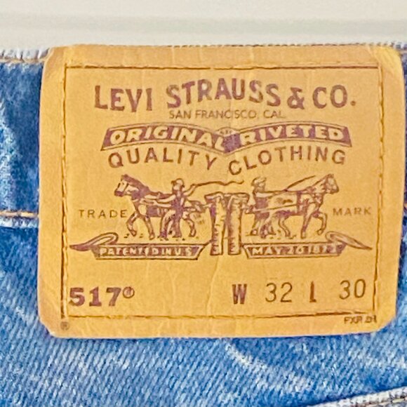 Vintage Levi’s 517 Cutoff Shorts — Western Edge, Urban Cool (W32 x L30) - Picture 13 of 13